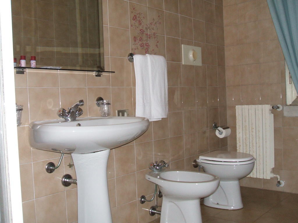 Hotel Ristorante Da Gianni Bovolone Pokoj fotografie